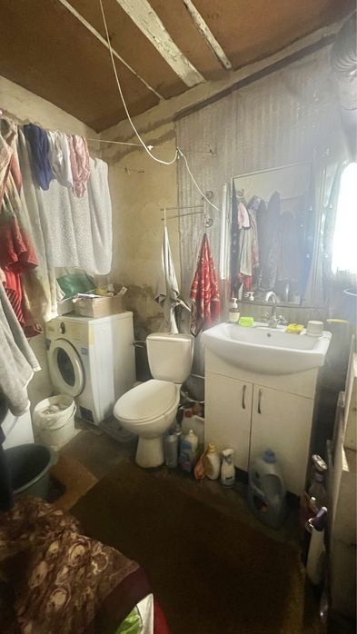 ТЕРМІНОВО! Продам будинок із зручностями в Узині