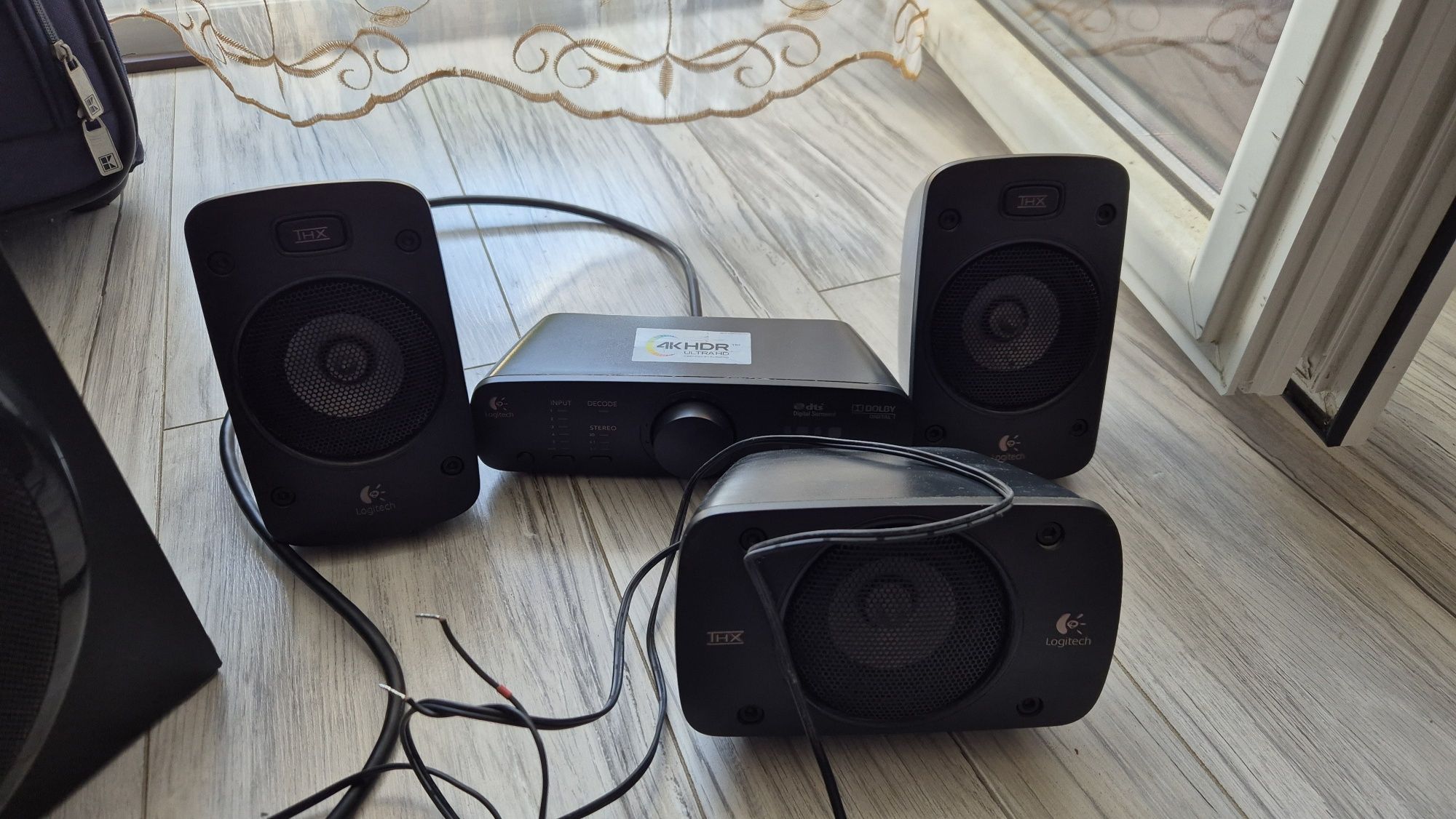 Głośniki Logitech z906 uszkodzone
