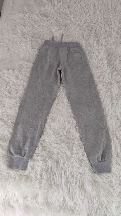 Spodnie dresowe 140
