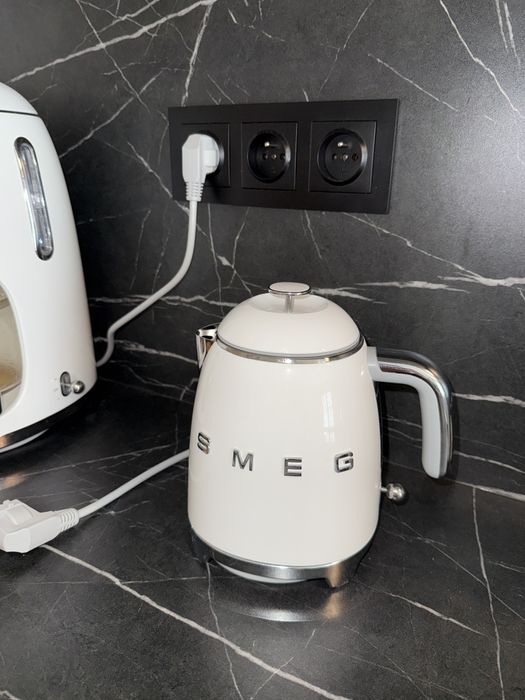 Czajnik Smeg mini 0,8 l biały