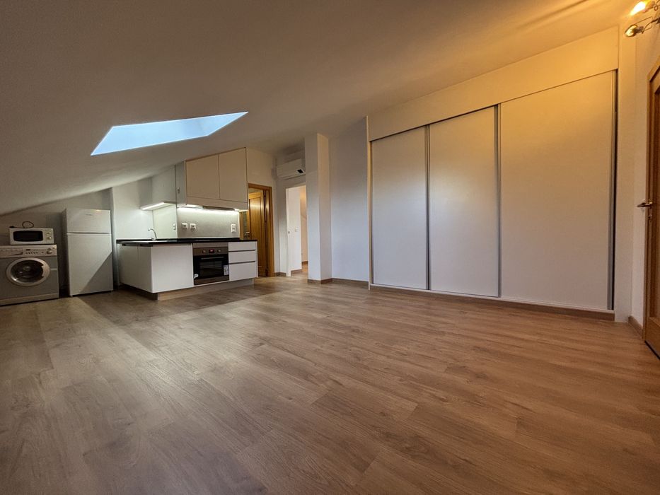 Arrendo T1 em Viseu (Zona hospital, Palácio do Gelo)