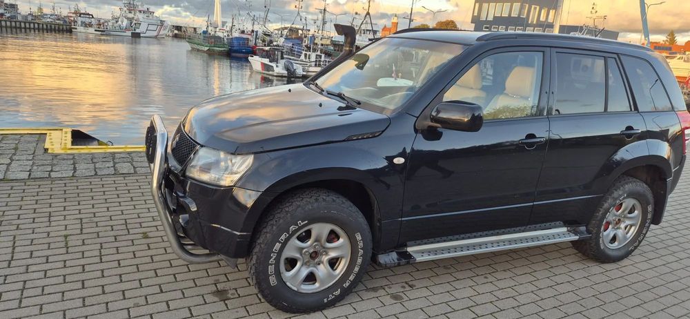 Suzuki Grand Vitara II 2.0 benz. + LPG, skóra, bi-xenon, hak