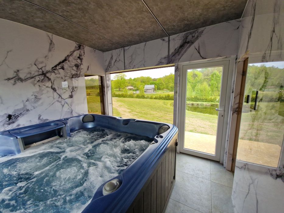 Sauna jacuzzi tężnia spa