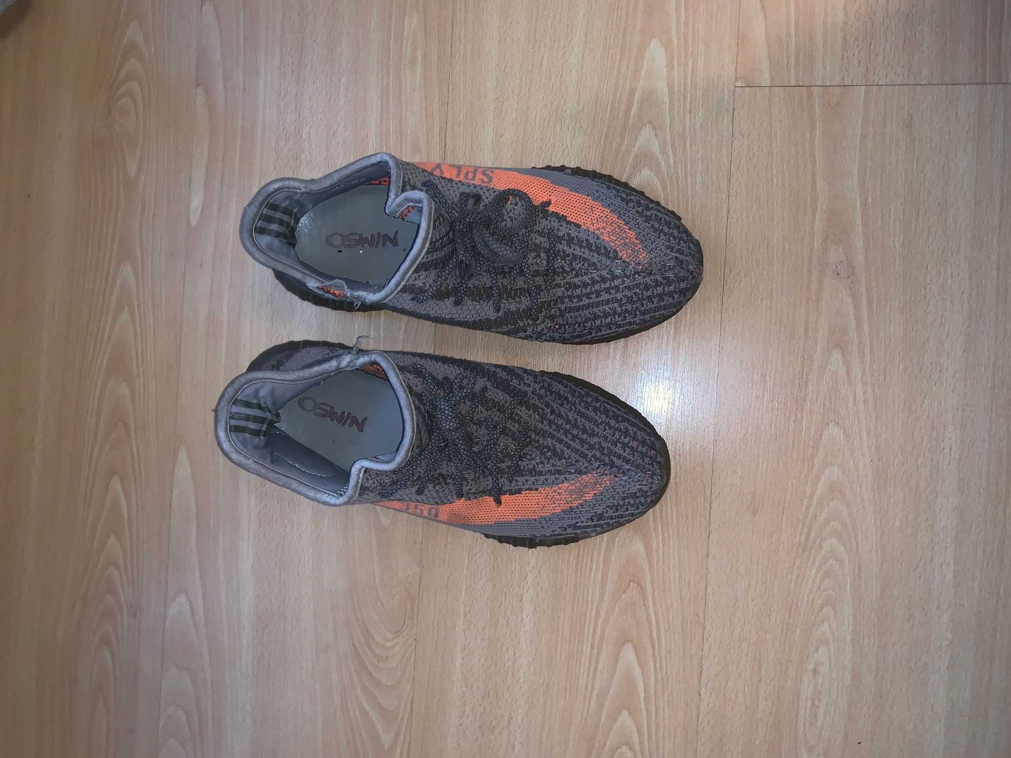 Vendesse uns ténis Yeezy Boost 350 número 44.