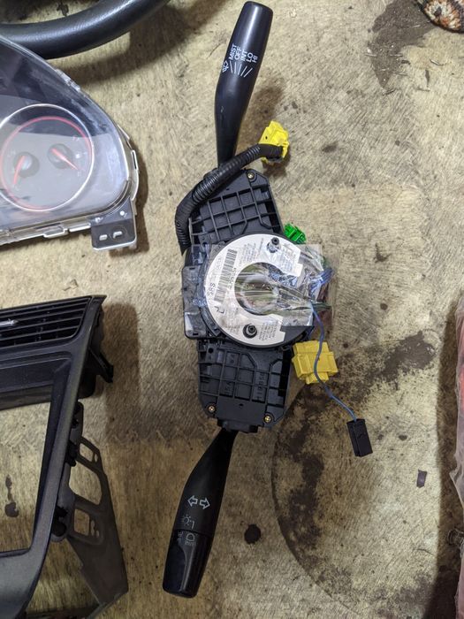 Подрулевой переключатель поворотов дворниковhonda civic 7 em2