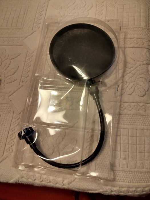 Piano digital, suporte, tripé e conjunto de som