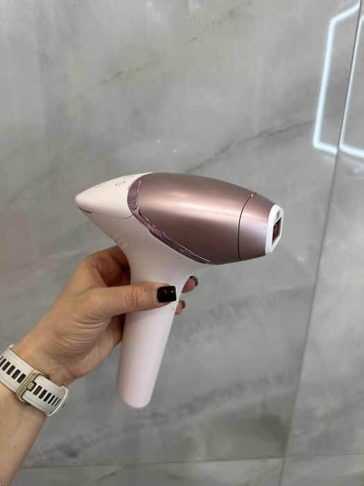Фотоепілятор Philips Lumea IPL 9000