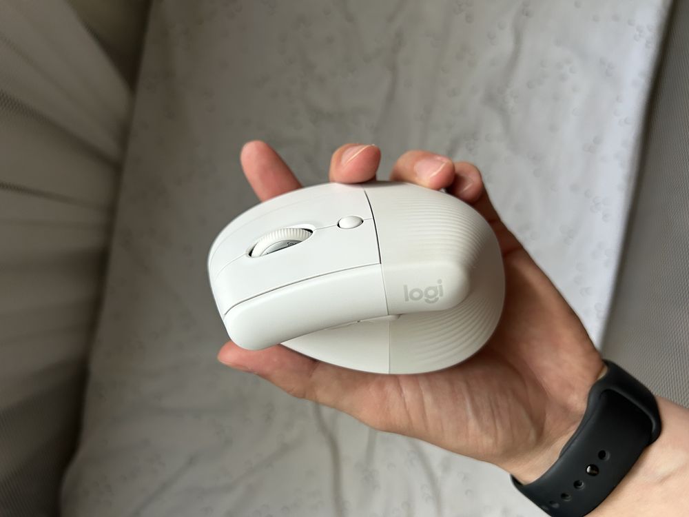Миша Logitech Lift for Mac Vertical Ergonomic Mouse
