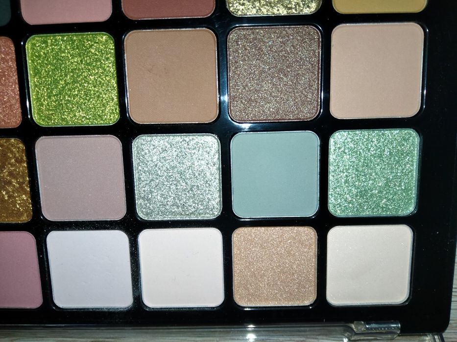 Nyx Ultimate Utopia paleta cieni