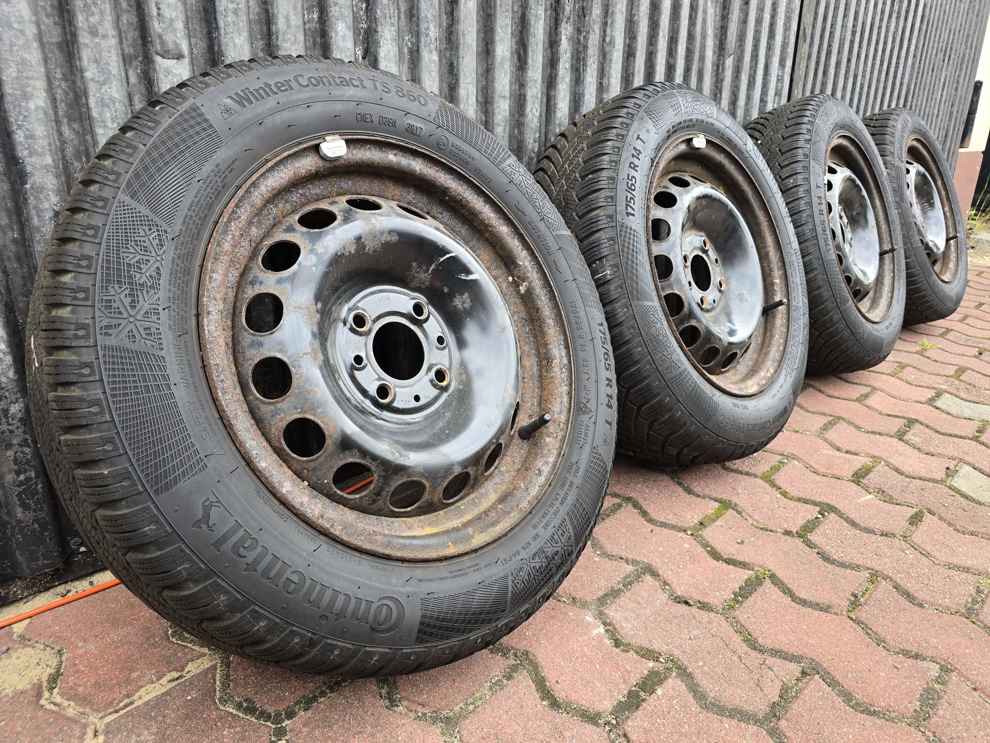 Felgi z oponami 175/65R14 Fiat Panda 4x98 Punto Seicento 500 Doblo Ka
