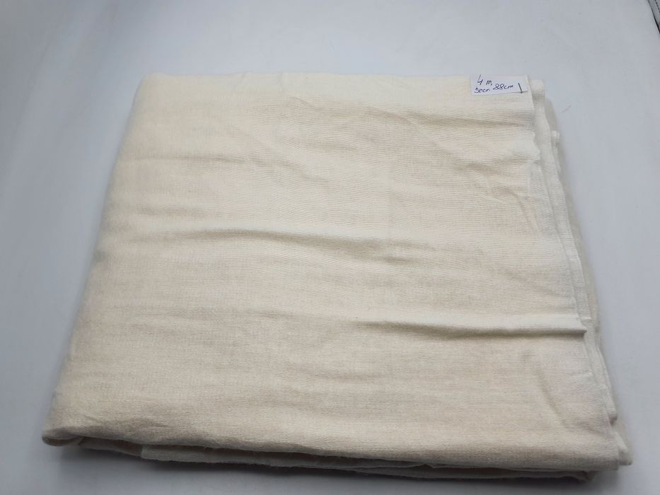 Dzianina ecru kupon 4 m.x 88 cm.Wyprzedaż