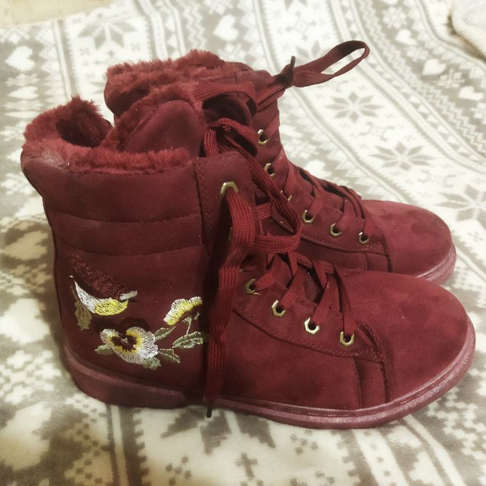 Жіноче зимове взуття