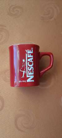 Czerwony kubek Nescafe ... dla Niej