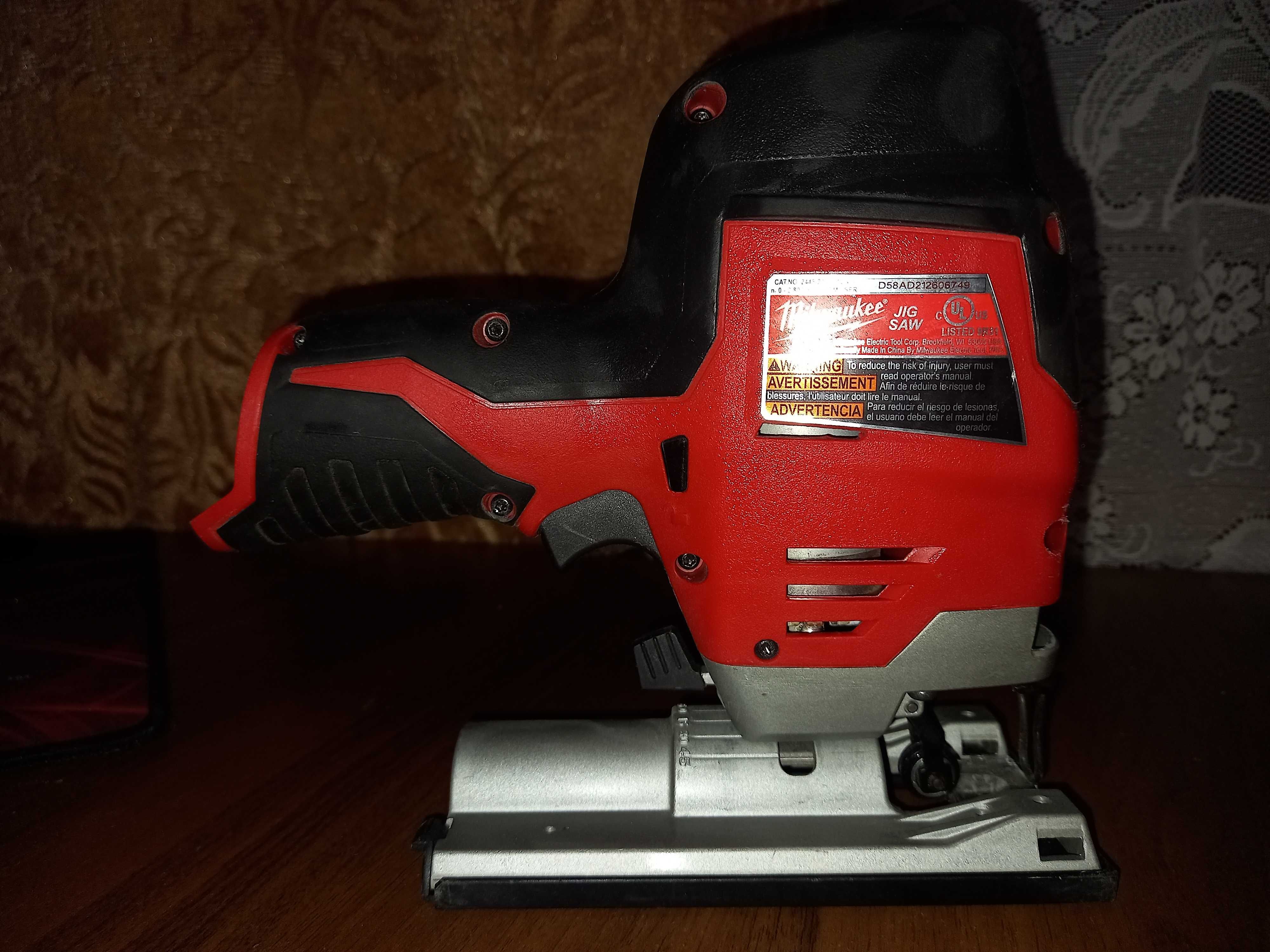 Лобзик Milwaukee M12  2445-20