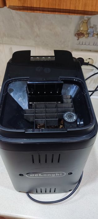 Кофемашина Delonghi Magnifica Evo 2023 год