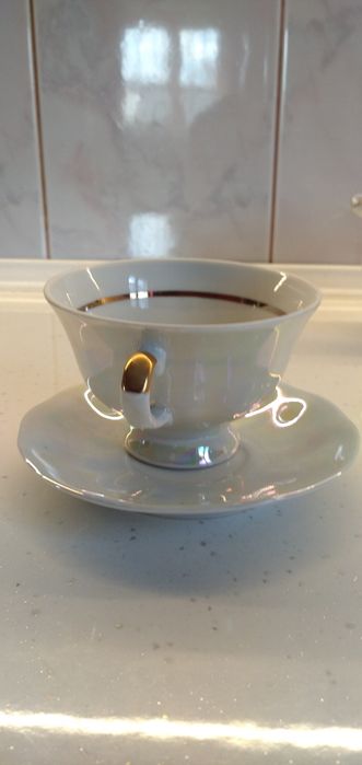 Filiżanki i mlecznik  z porcelany Karolina PRL