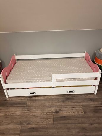 Łóżko dziecięce drewniane