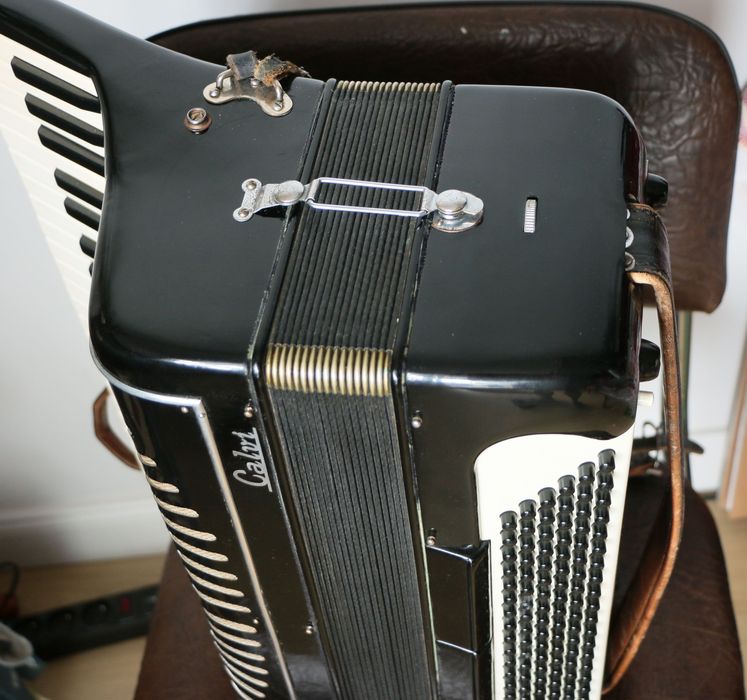 Akordeon włoski Calvi Parma 120bas, 4chóry +musette