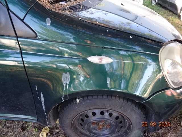 Toyota Yaris 6R4 Kompletny Przód Maska Błotnik Zderzak Atrapa