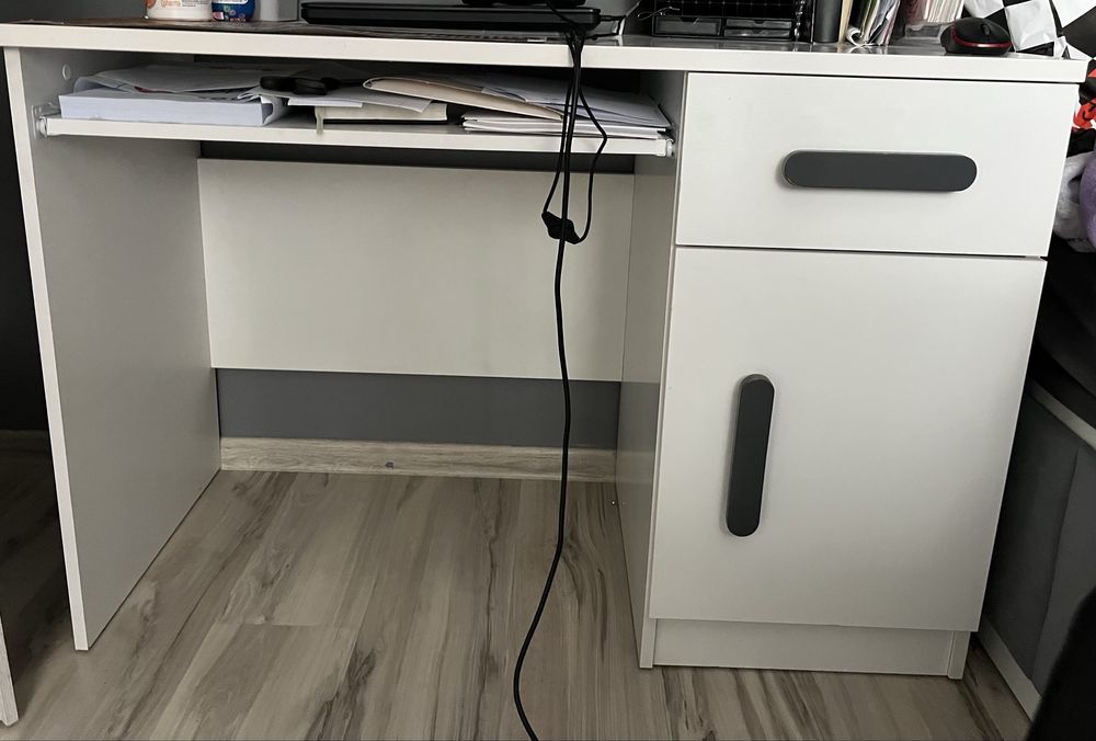 Zestaw mebli mlodzieżowych