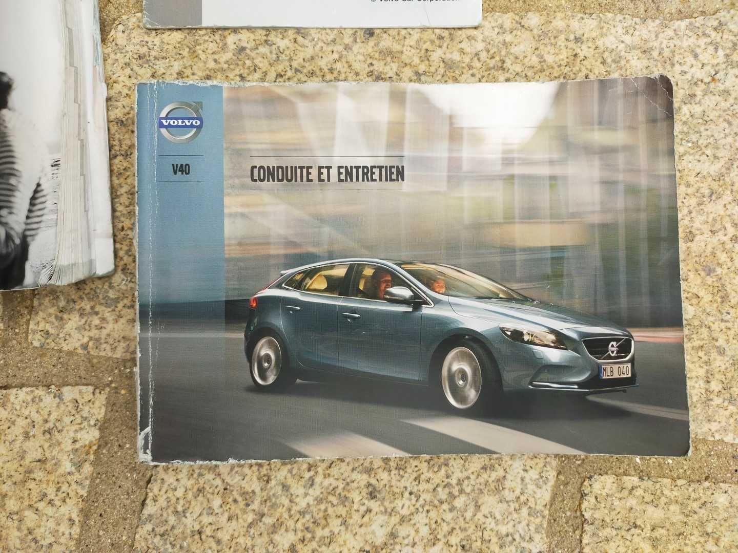 Volvo V40 - Manuais do Veículo