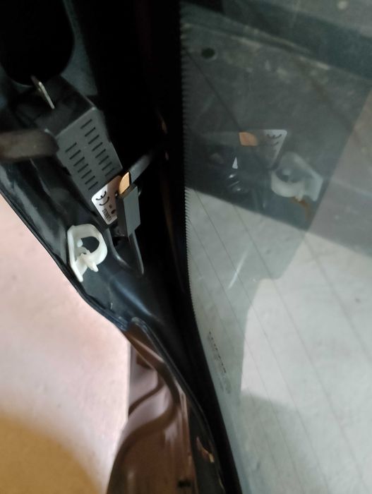 Кришка багажника ( ляда) дверка задня Renault Zoe