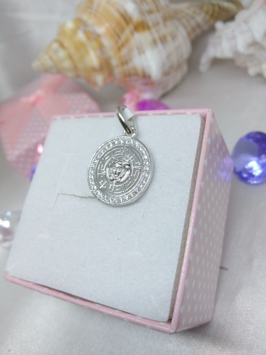 Piękny srebrny wisiorek Meduza grecki wzór, srebro 925