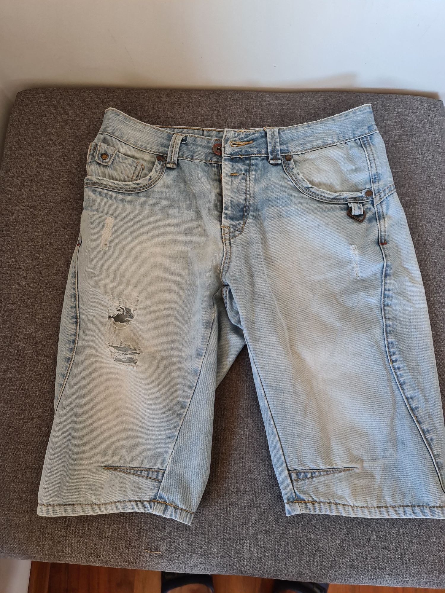 Spodenki szorty jeansowe DIVERSE rozmiar 31 około 80cm