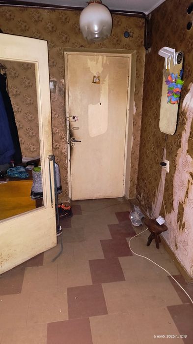 Продам 3-х. комнатную квартиру под ремонт..