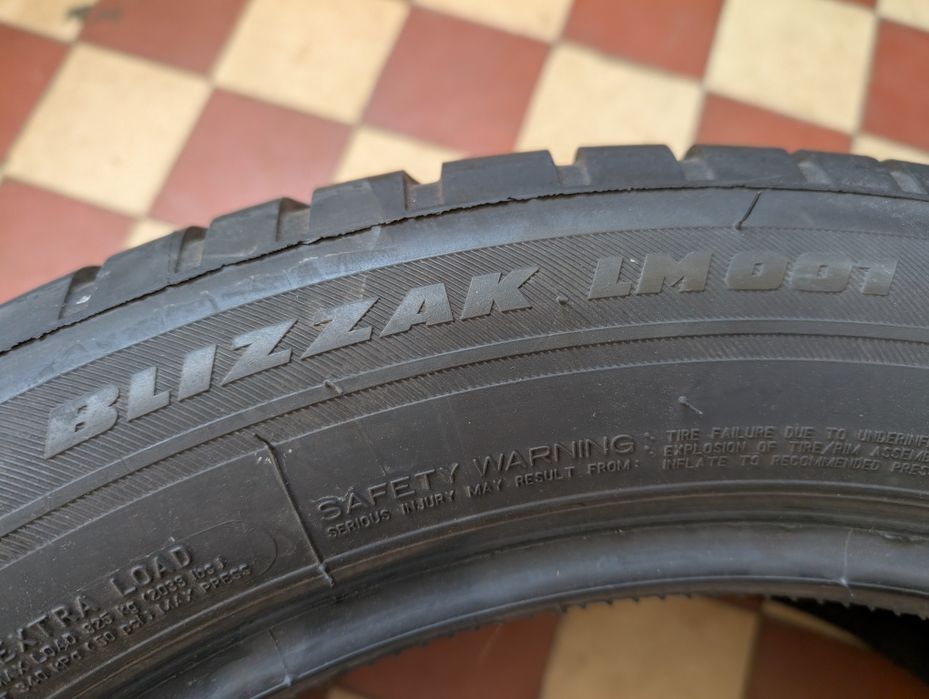 Bridgestone Blizzak LM001 245/50R19 105V RunFlat #402