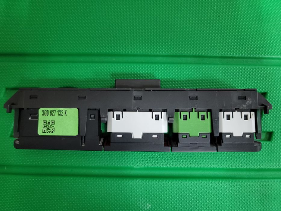 Блок кнопок VW Passat B8