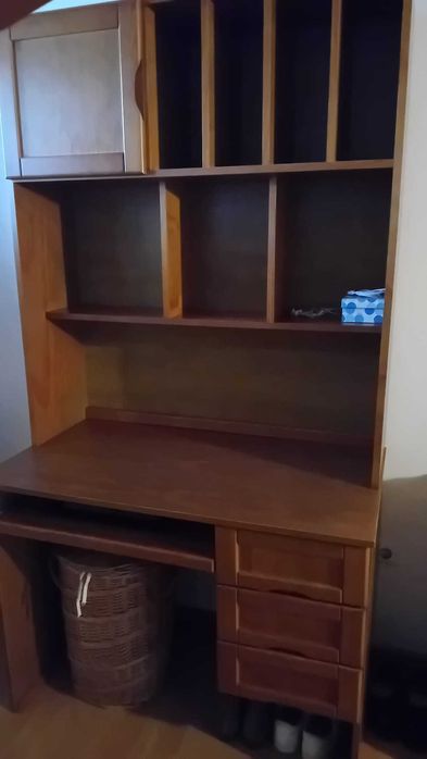 Secretária com estante 2 em 1