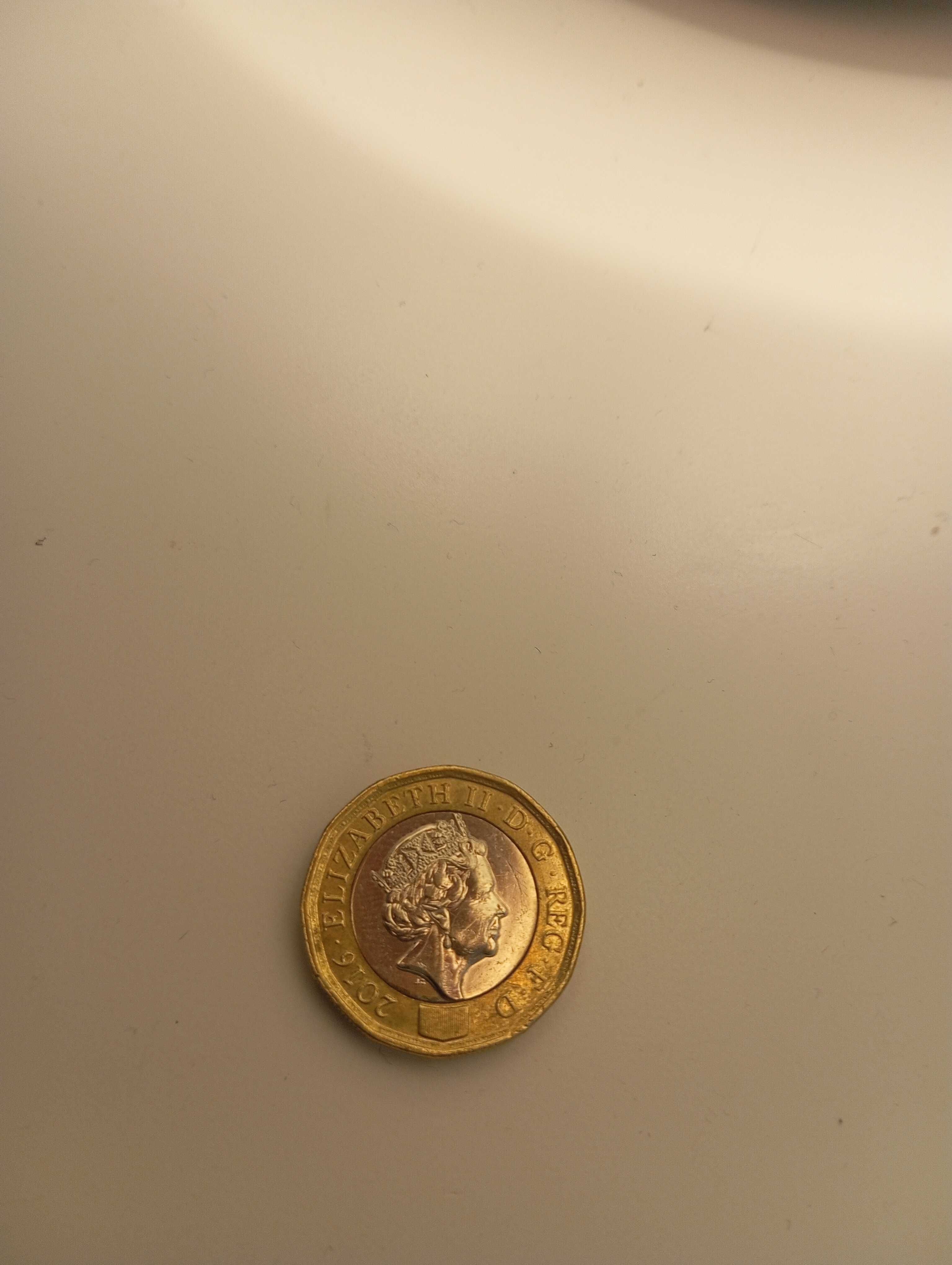 Moeda one pound Elisabeth II 2016