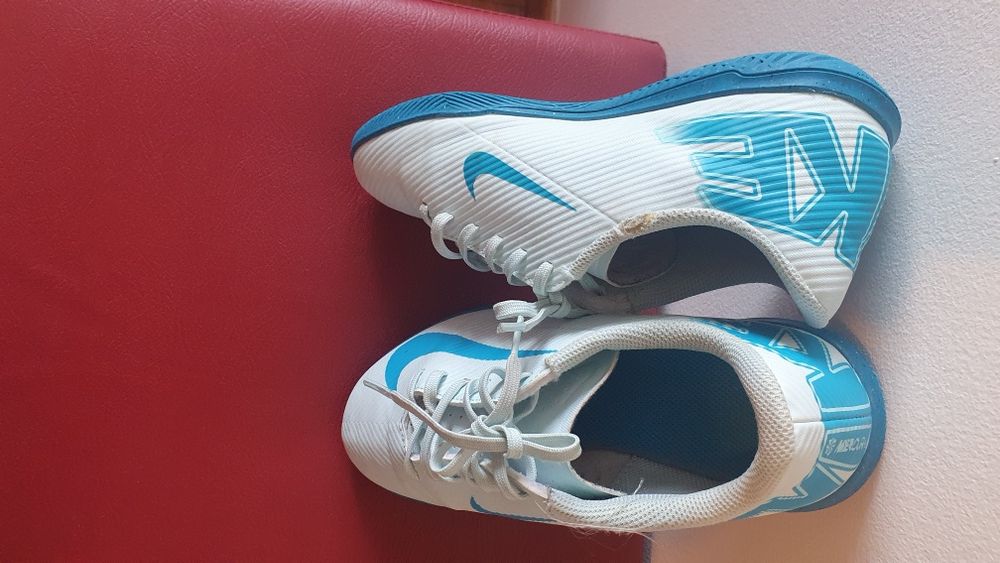 Tenis Nike Criança n° 37.5
