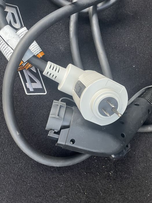 Оригінальна зарядка для Nissan Ariya