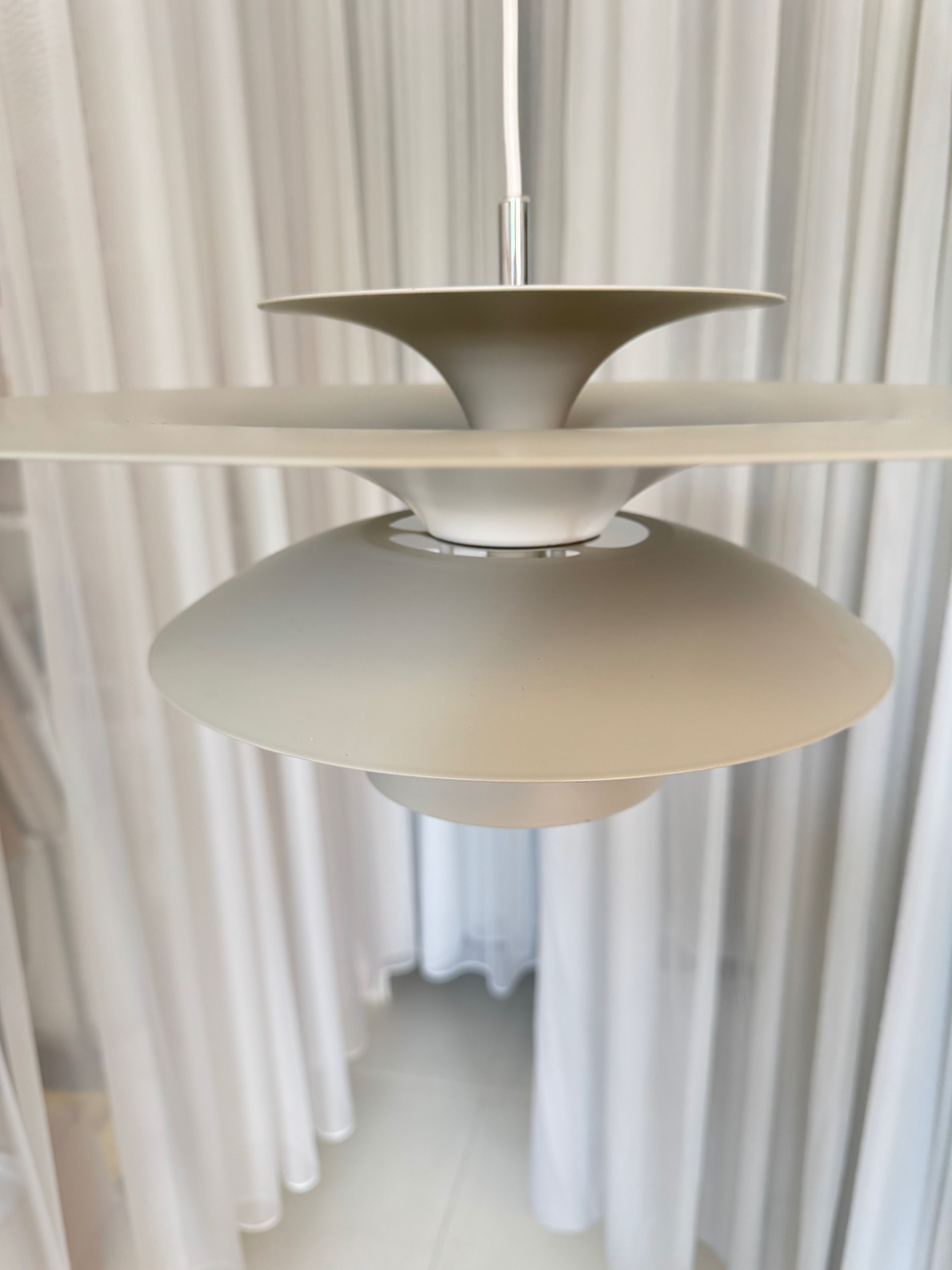 Lampa sufitowa Belid Picasso
Ponadczasowy skandynawski design
