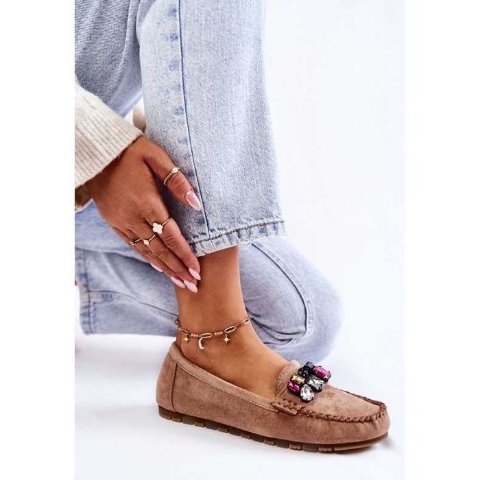 Beżowe mokasyny z kolorowymi kryształami 39