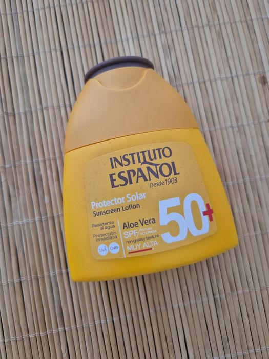 Creme Protetor Solar 50 com Aloe Vera

Alta Proteção 
Resistente à agu