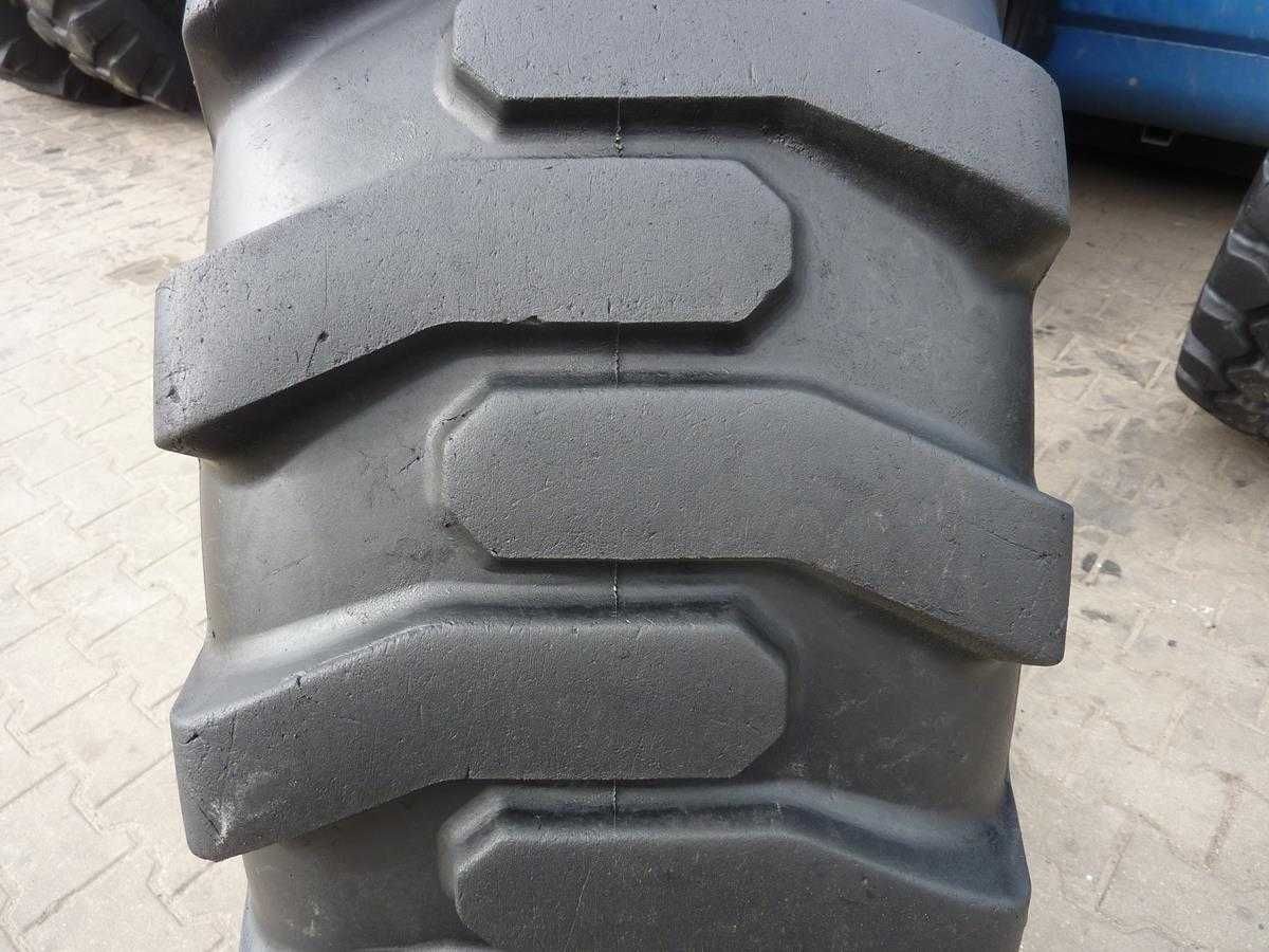 2xOpona używana przemysłowa 15.5-25 15.5R25 BKT 900zł(szt.) W3840