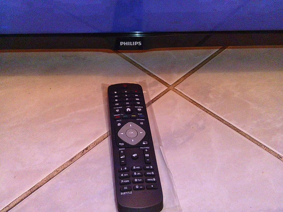 Philips 42 cale, led, full HD, DVB-T2 H.265, HDMI, USB, nowy pilot.
