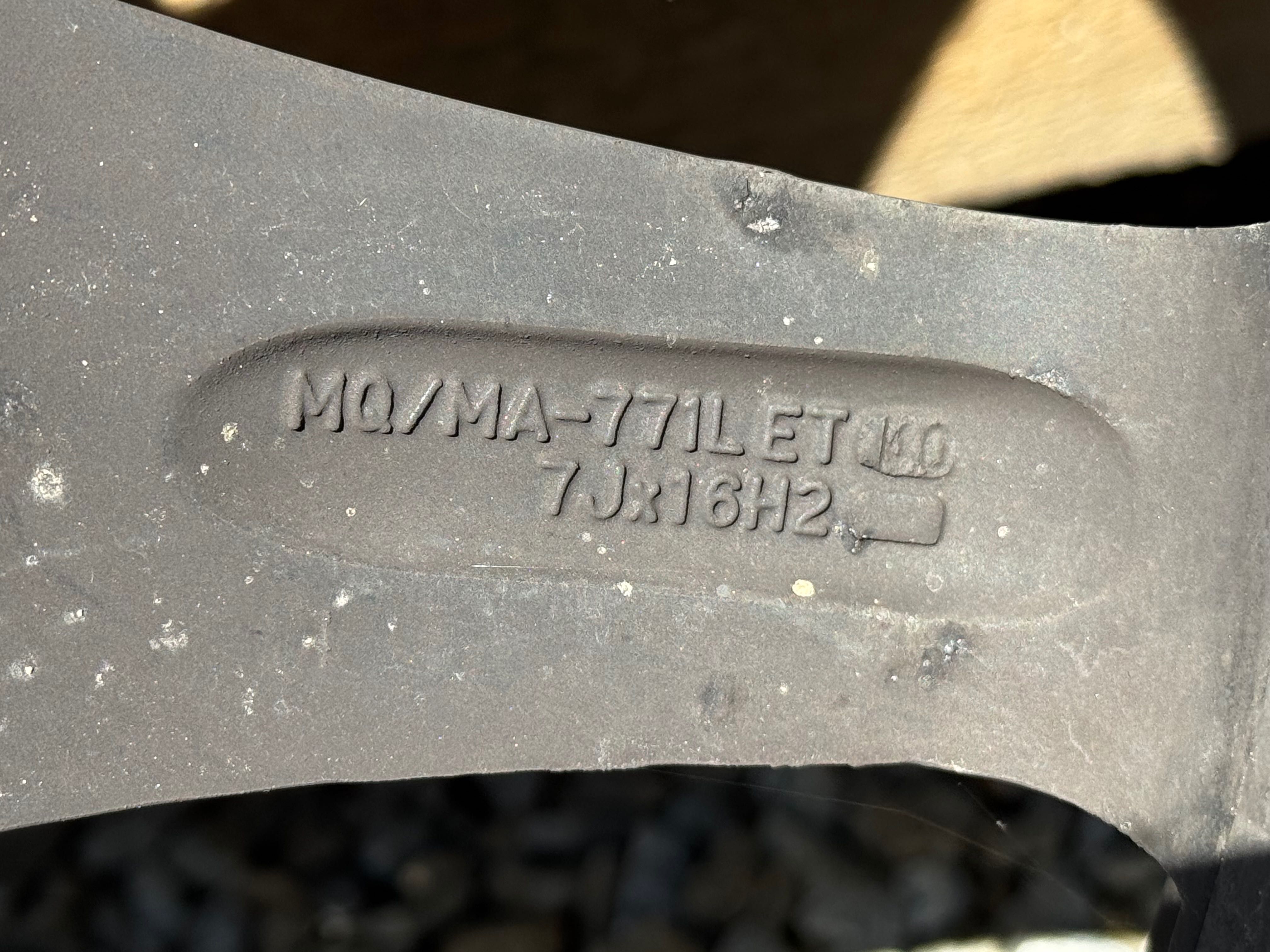 Alufelgi 16’ z oponami 215/65/16 do Nissan Renault Hyundai Kia