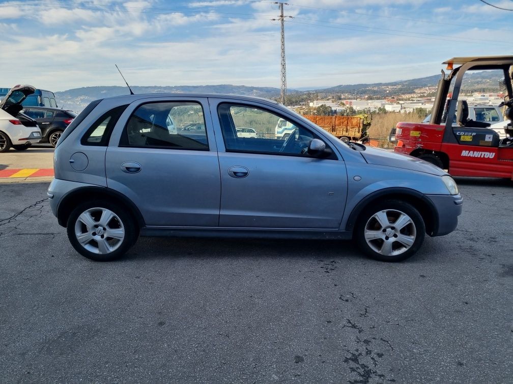 Opel Corsa C 1.3 CDTi de 2006 para peças