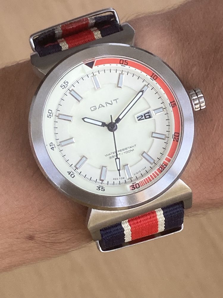 Relógio GANT Mergulho - 100m Water resistant