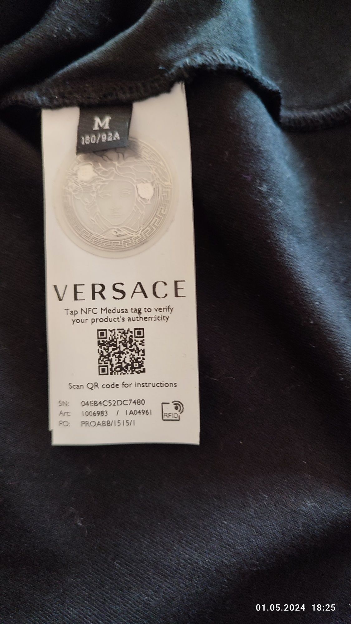 Продам нову футболку Versace.Розмір М.