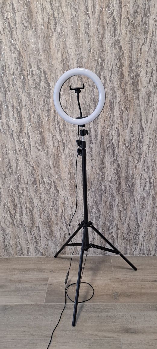 Світільник кільцевий Ledvance Linear LED Mobile Ring Tripod, TikTok