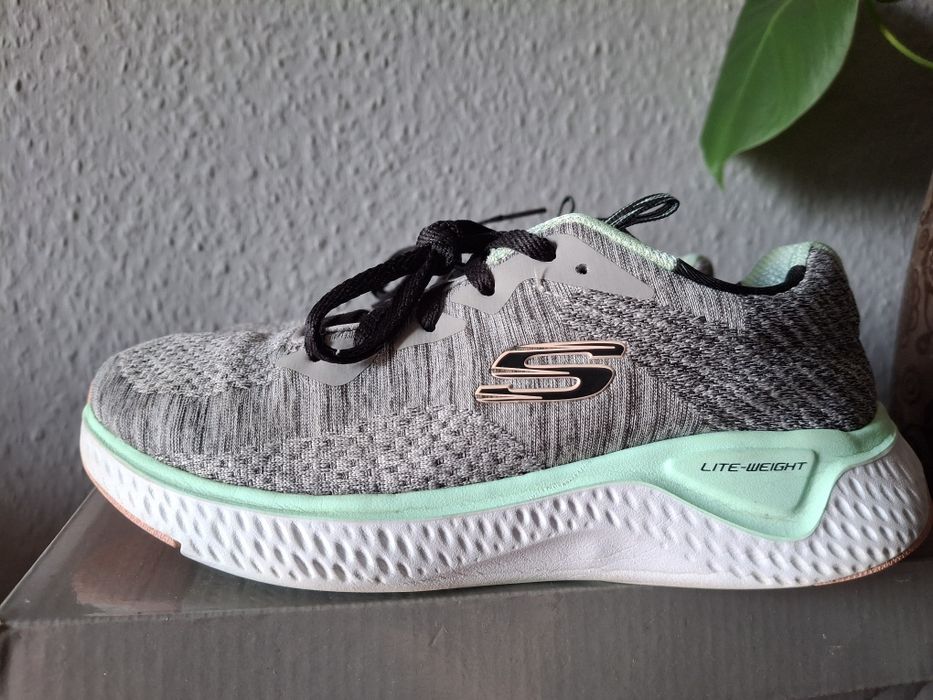 Skechers  ultra lekkie  buty sportowe damskie 36