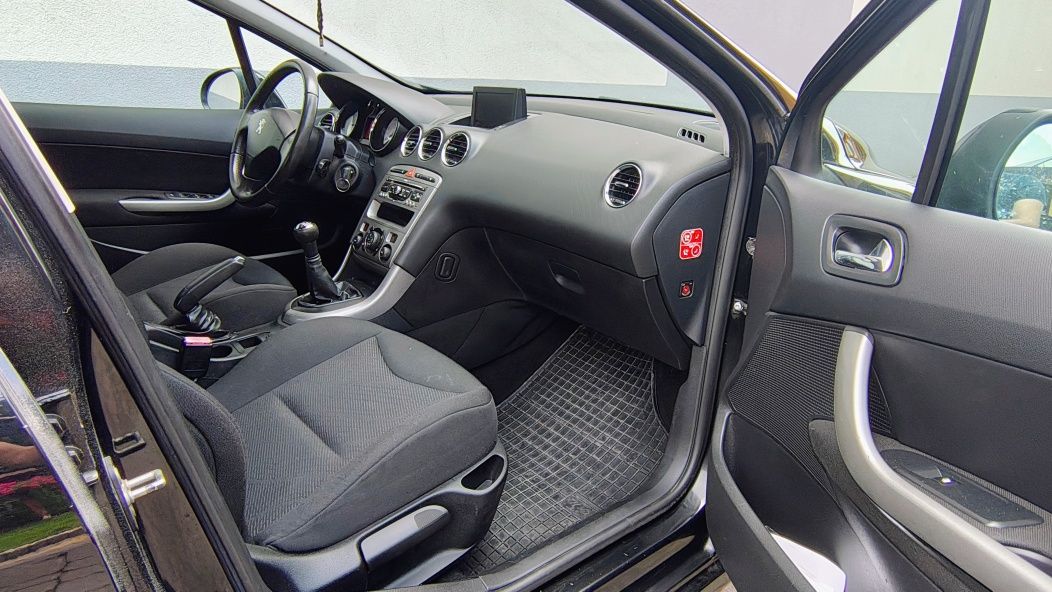 Peugeot 308 1.6 HDi 92km ,, duża navi,,