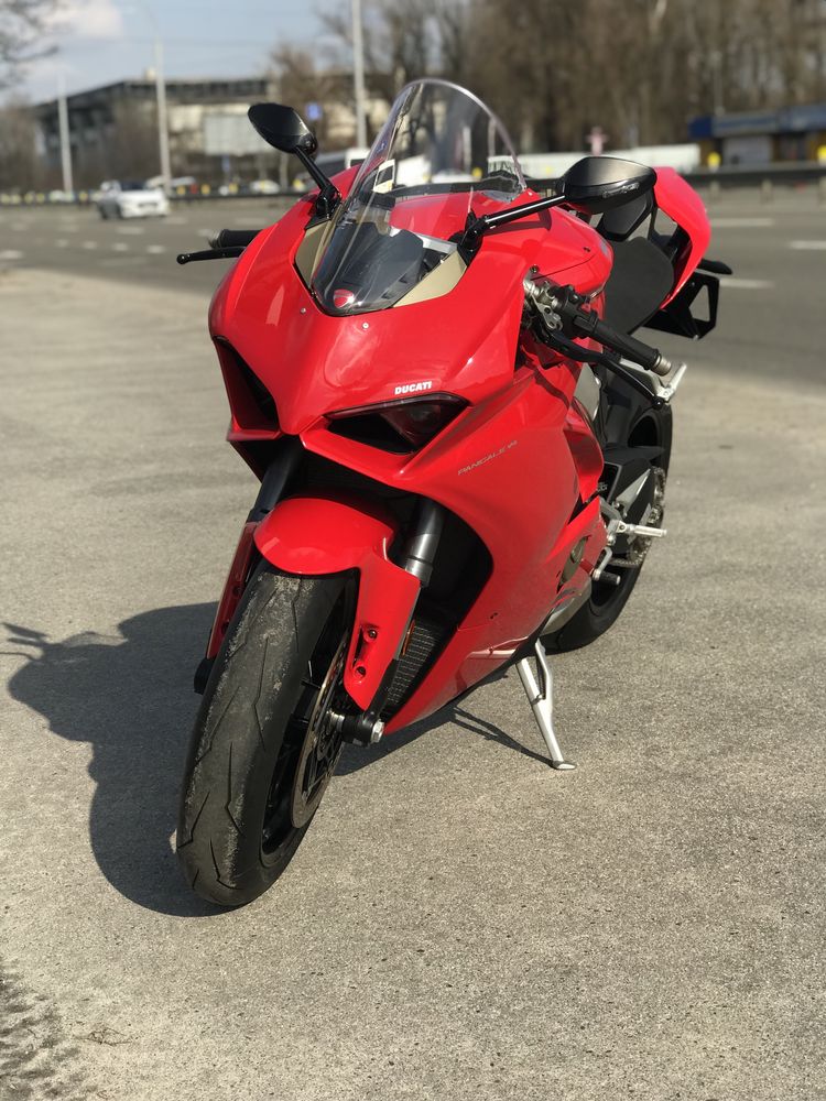 Мотоцикл Ducati Panigale V4