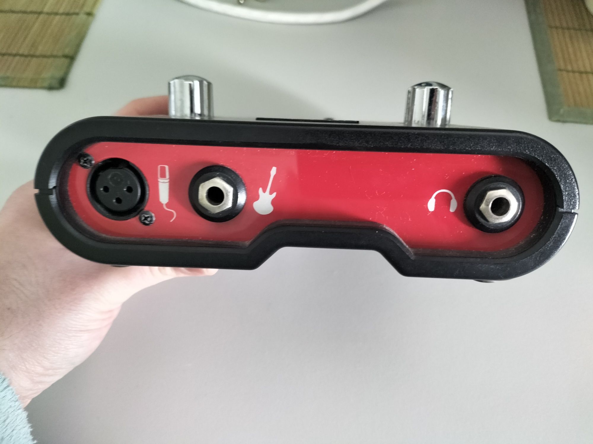 Material guitarra / baixo / pedais - Behringer Line6 D'Addario etc