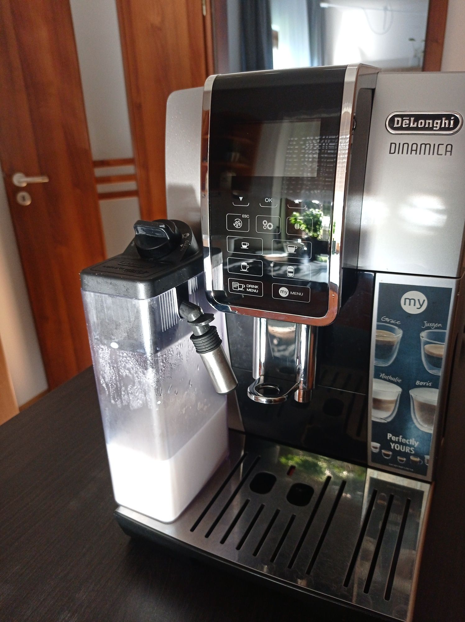 Ekspres DeLonghi Dinamica ECAM350.55